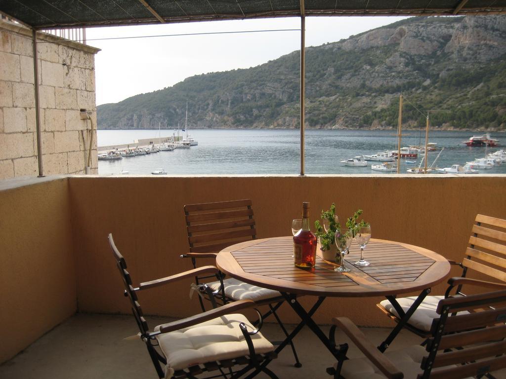 Gala Apartments Komiža Kültér fotó